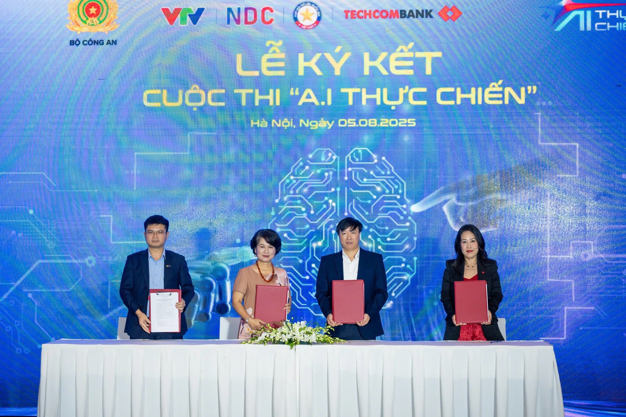 Lễ ký kết cuộc thi "AI thực chiến"