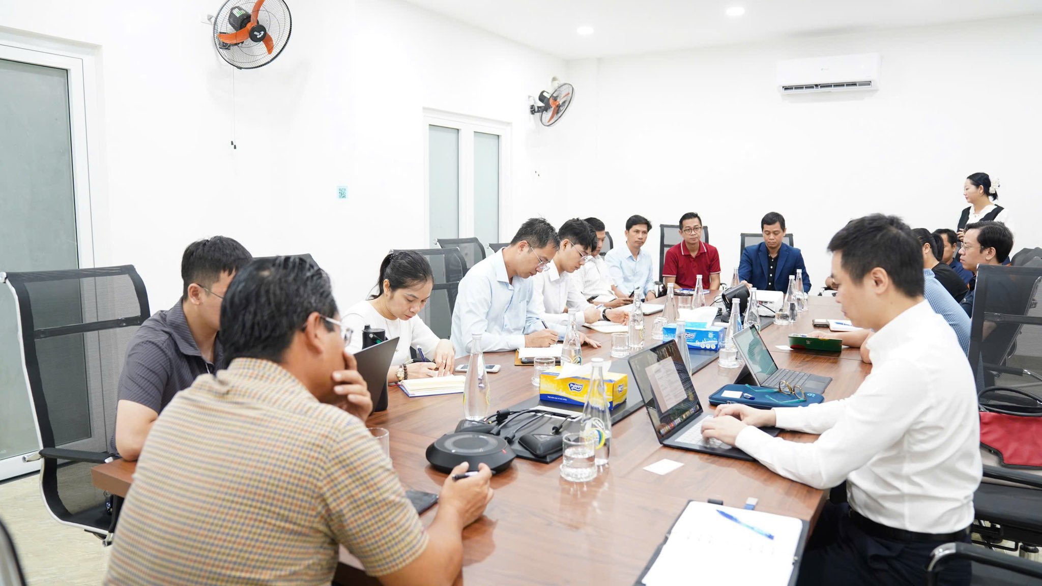 Toàn cảnh cuộc họp ngày hôm nay