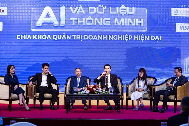 Hội thảo “Quản trị doanh nghiệp trong kỷ nguyên AI: Nâng cao hiệu suất với AI và dữ liệu thông minh” - Ảnh: VGP/HG